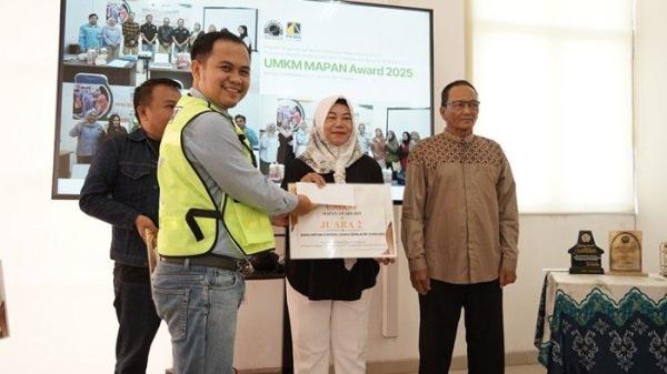 Penyerahan Simbolis Pemenang UMKM MAPAN Award 2025