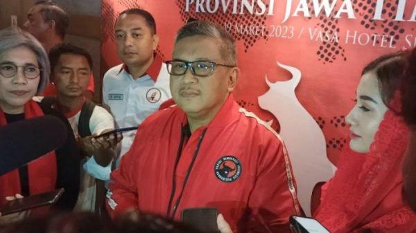 Sekretaris Jenderal (Sekjen) DPP PDI Perjuangan Hasto Kristiyanto saat ditemui di Surabaya, Minggu (19/3/2023).