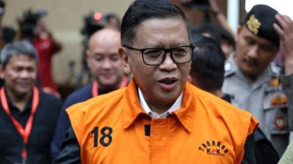 SIDANG TUNTUTAN - Sekretaris Jenderal PDI Perjuangan, Hasto Kristiyanto saat tiba di Pengadilan Tipikor, Jakarta, Kamis (3/7/2025). Hasto akan mendengarkan surat tuntutan dari Jaksa Penuntut Umum KPK pada sidang hari ini.