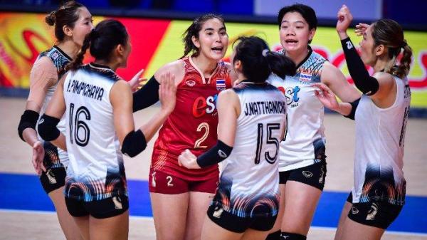Perayaan selebrasi tim voli putri Thailand ketika berhadapan dengan Prancis di Volleyball Nations League (VNL) 2024, Jumat (31/5/2024).