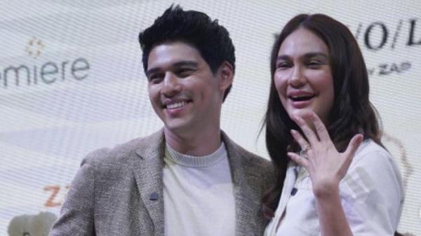 PDKT - Pasangan artis, Maxime Bouttier dan Luna Maya. Melaney Ricardo hampir keceplosan saat sebut sosok yang pernah didekati Maxime Bouttier saat PDKT dengan Luna Maya.