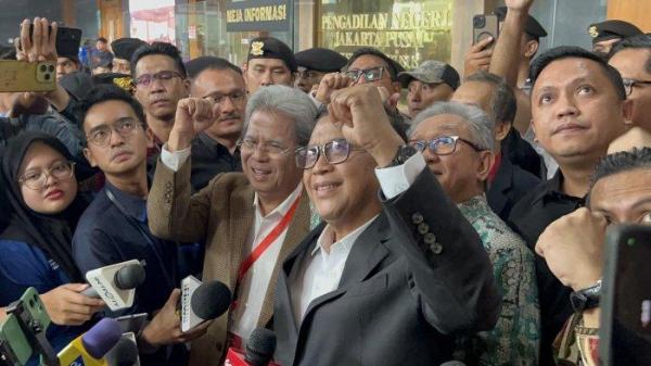 SIDANG TUNTUTAN - Sekretaris Jenderal PDI Perjuangan (PDIP), Hasto Kristiyanto usia sidang di Pengadilan Tipikor Jakarta Pusat, Kamis (3/7/2025). ( Fransiskus Adhiyuda).