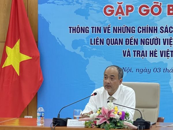 Luật Quốc tịch Việt Nam sửa đổi tạo điều kiện thuận lợi cho kiều bào ra sao? - Ảnh 1. Những thuận lợi cho kiều bào trong Luật Quốc tịch Việt Nam sửa đổi - Ảnh 1.