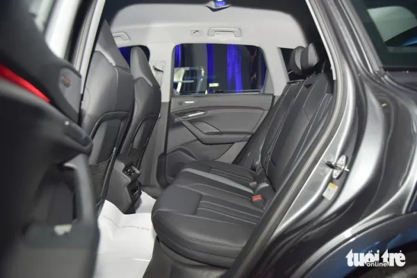 Audi Q6 e-tron - Ảnh 10.
