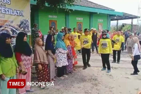 bantuan-sembako-dan-bibit-buah-bersama-para-off-roader-dan-sponsor.jpg