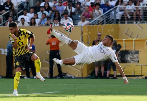 Real Madrid 'thót tim' giành vé cuối cùng vào bán kết FIFA Club World Cup - Ảnh 2.