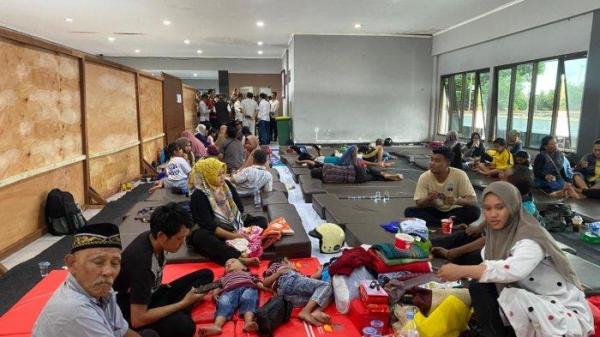 KELUARGA KORBAN - Anak-anak dari keluarga korban tampak bermain di fasilitas yanh disediakan di Posko TerpaduPenanganan Kecelakaan KMP Tunu Pratama Jaya, di Pelabuhan Ketapang, Kabupaten Banyuwangi, Jawa Timur.