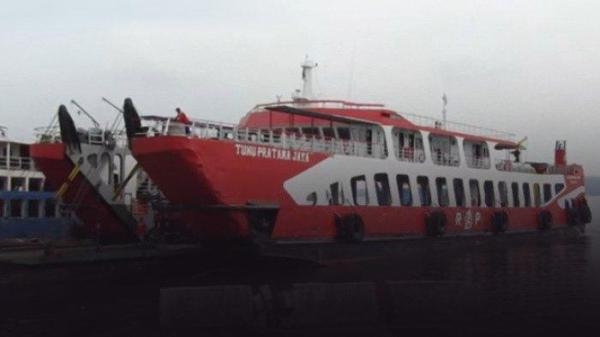 KAPAL TENGGELAM - KMP Tunu Pratama Jaya membawa 65 penumpang termasuk kru itu tenggelam saat akan menyeberang dari Pelabuhan Ketapang, Banyuwangi, Jawa Timur, menuju Pelabuhan Gilimanuk, Bali, Rabu (2/7/2025) malam.