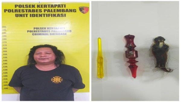 Carles (41) diamankan petugas diamankan petugas Polsek Kertapati Palembang mengaku bisa gandakan uang dengan hanya bermodal jenglot dan beberapa botol minyak ritual, beberapa waktu lalu.