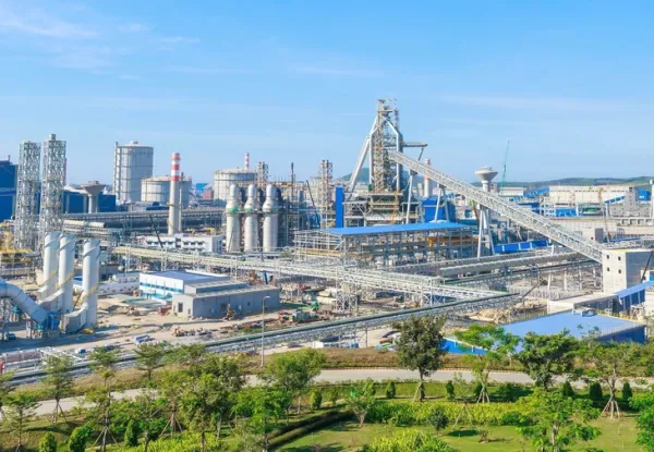 Quảng Ngãi vươn lên dẫn đầu cả nước về tăng trưởng GRDP 6 tháng đầu năm 2025 - Ảnh 3.