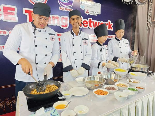 สดจากเยาวชน - เด็กตรังปรุงอาหารถิ่น โชว์เวทีโลกเกาหลีใต้