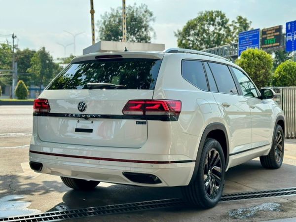 VW Teramont hạ giá kỷ lục còn 1,788 tỷ đồng: Là bản Limited nhiều 'option' xịn, tăng cạnh tranh trước Palisade, làm khó Explorer- Ảnh 6. Volkswagen Teramont - Ảnh 5.