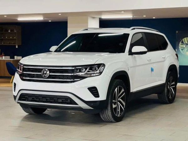 VW Teramont hạ giá kỷ lục còn 1,788 tỷ đồng: Là bản Limited nhiều 'option' xịn, tăng cạnh tranh trước Palisade, làm khó Explorer- Ảnh 8. Volkswagen Teramont - Ảnh 7.