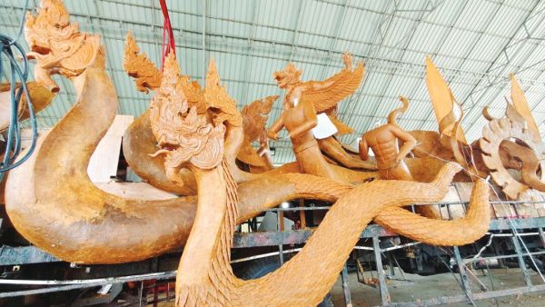 รายงานพิเศษ - ต้นเทียนพรรษาพระศรีอารย์ วัดใหม่สระประทุม-โคราช