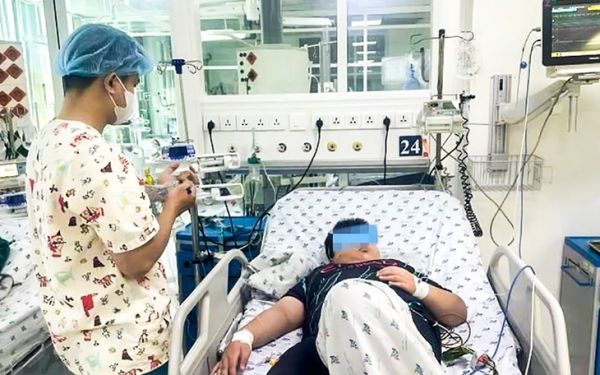 12 tuổi nhưng nặng 83kg, bé trai suy hô hấp nặng, tổn thương gan khi mắc sốt xuất huyết - Ảnh 1. sốt xuất huyết - Ảnh 1.