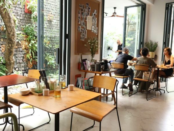 Bún bò Huế O Kay: Nước lèo trong veo như nước suối, vào quán cứ ngỡ 'xuyên không' qua thế giới khác - Ảnh 5. bún bò Huế - Ảnh 5.