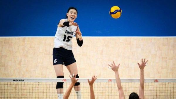 PEVOLI KOREA - Opposite timnas voli putri Korea, Lee Seonwoo ketika melakukan spike dalam laga Korea Selatan vs Kanada VNL 2025 putri di Istanbul, Turki, pada 18 Juni 2025. Korea Selatan pecah telur di VNL 2025. (Foto: Volleyballworld)
