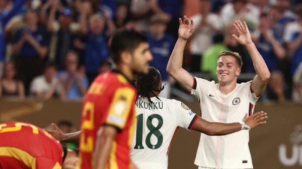 SELEBRASI - Penyerang Chelsea, Liam Delap (paling kanan) melakukan selebrasi setelah mencetak gol kedua Chelsea pada laga melawan Es Tunis di Piala Dunia Antarklub 2025, Rabu (25/6/2025). Chelsea berahasil lolos ke 16 besar setelah menang 3-0.