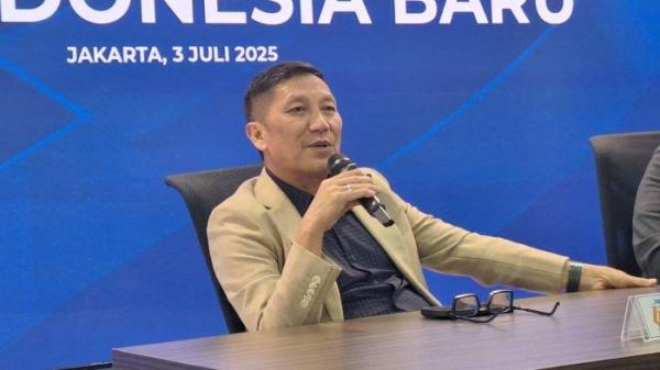 DIRUT PT LIB FERRY PAULUS - Direktur Utama PT LIB, Ferry Paulus saat memaparkan nasib Persebaya dan Malut United yang akan tampil pada ASEAN Club Championship 2025/2026 di Kantor PT LIB, Menara Mandiri, Sudirman, Jakarta, Kamis (3/7/2025).