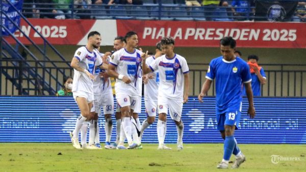 Persib Bandung menghadapi Port FC dalam laga Piala Presiden 2025 di Stadion Si Jalak Harupat, Kabupaten Bandung, Jawa Barat, Minggu (6/7/2025). Pertandingan berakhir untuk kemenangan Port FC dengan skor 2-0. (TRIBUN JABAR/GANI KURNIAWAN)