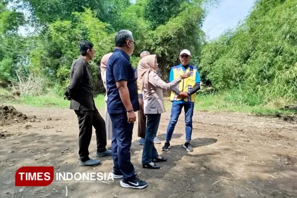 petugas-juru-sungai-BBWS-saat-sidak-2.jpg