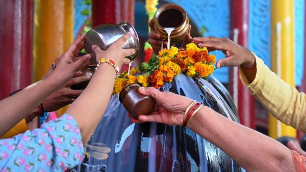 Sawan Me Shivling Puja Ke Niyam: What should not be offered by mistake on Shivling in Sawan? Otherwise, the blame may be faced!