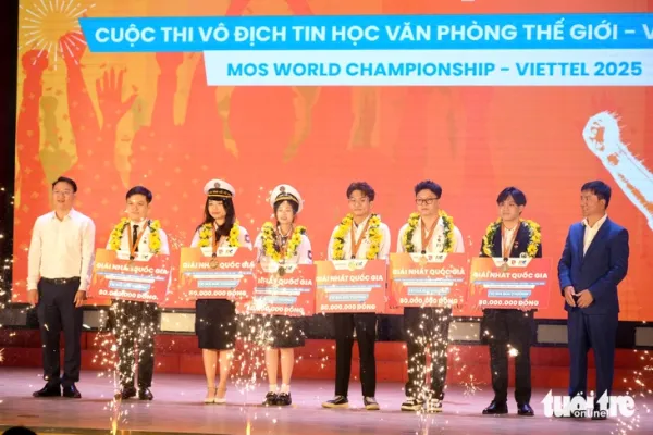 Nam sinh cấp THPT duy nhất đoạt giải nhất tin học văn phòng thế giới cấp quốc gia- Ảnh 2. Nam sinh cấp THPT duy nhất đoạt giải nhất tin học văn phòng thế giới cấp quốc gia - Ảnh 2.