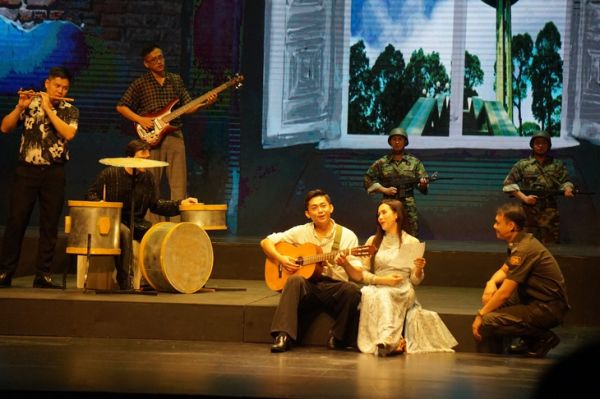 5 vở diễn và 50 diễn viên được trao huy chương vàng tại Liên hoan sân khấu về người chiến sĩ công an - Ảnh 1. 5 vở diễn và 50 diễn viên được trao huy chương vàng tại Liên hoan sân khấu về người chiến sĩ công an - Ảnh 1.