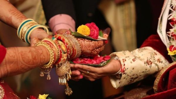Marriage Delay: Is marriage delayed? So do these chats on Thursday, remedies for marriage! Marriage Delay: Is marriage delayed? So do these chats on Thursday, remedies for marriage!