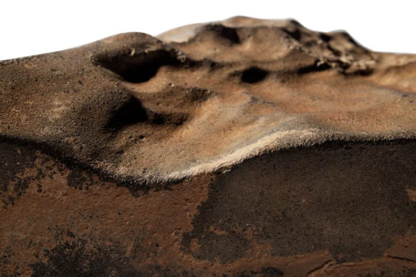 Warna merah khas batuan Mars dari meteorit langka. Foto: Sotheby’s