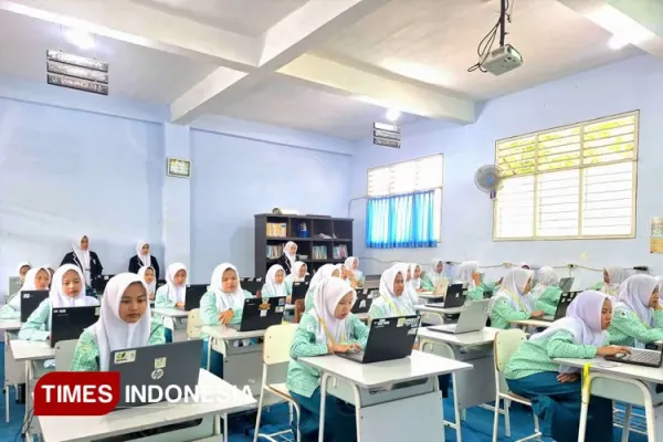 SMA-An-Nur-Bululawang.jpg