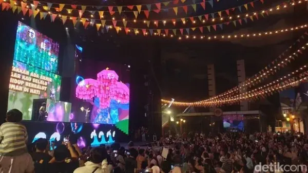 Semarak Pentas Kampung Seruni di Trans Studio Cibubur