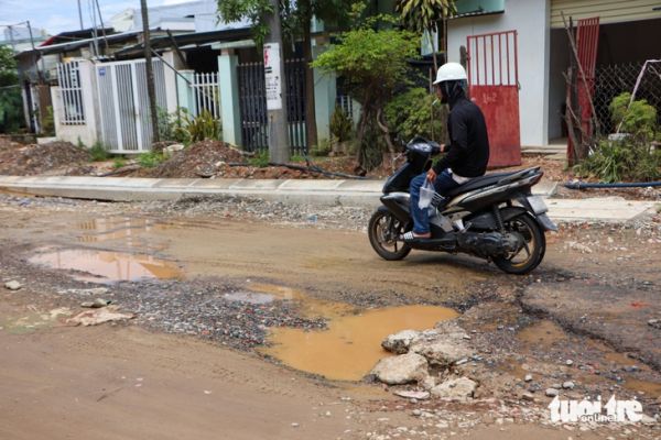 Người dân Đà Nẵng kêu trời vì đoạn đường 4,5km làm gần 7 năm chưa xong - Ảnh 3.