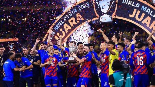 Bek Timnas Indonesia, Jordi Amat berhasil membawa klubnya, Johor Darul Takzim (JDT) menjuarai Piala Malaysia, Jumat (8/12/2023) malam WIB.