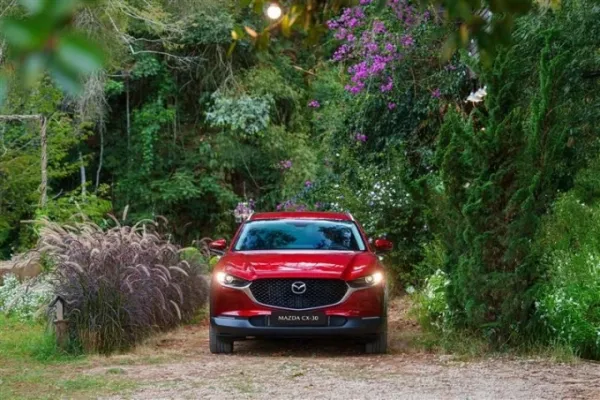 Mazda CX-30 có giá bán từ 674 triệu đồng sau ưu đãi. Ảnh: Thaco Auto