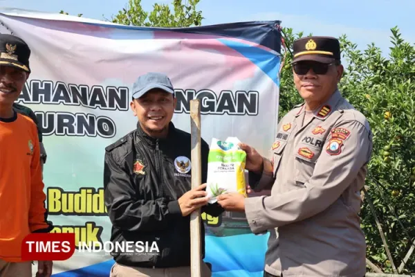 Bumiaji-menanam-biji-jagung-2.jpg