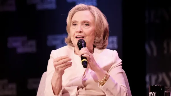 Kiểm chứng tin đồn bà Hillary Clinton cung cấp uranium cho Iran - Ảnh 1.