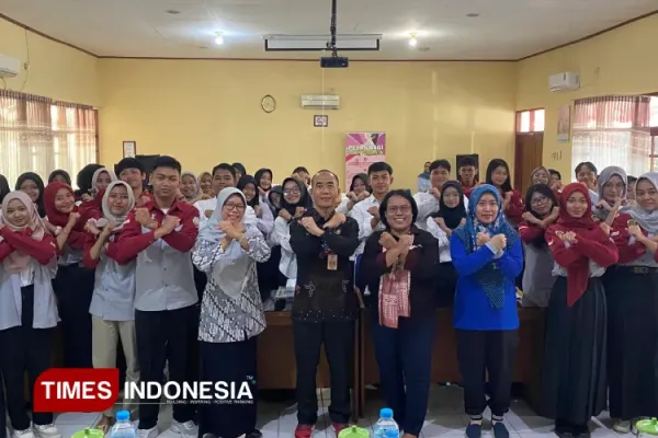 Pembekalan-materi-diikuti-calon-pengurus-Forum-Anak-Kabupaten-Madiun-b.jpg