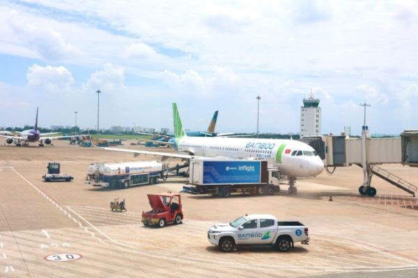 Tàu bay Bamboo Airways tại một sân bay nội địa. Ảnh: Bamboo Airways