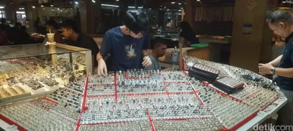 Pasar Akik Rawa Bening, Jakarta Timur