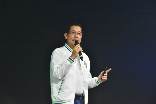 อนุดิษฐ์ นาครทรรพ 