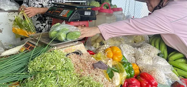 Thực phẩm 'ngậm' hóa chất, cơ thể âm thầm bị nhiễm độc - Ảnh 1. thực phẩm - Ảnh 1.