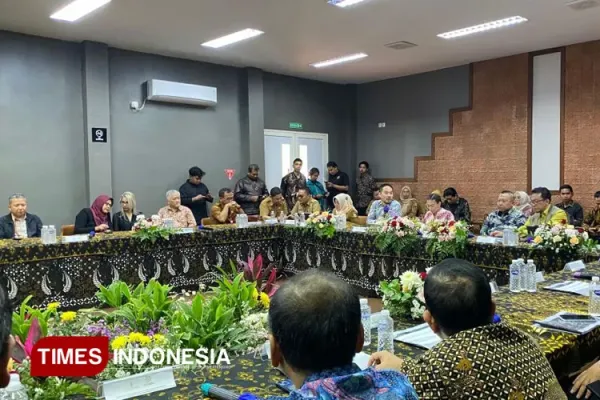 konferensi-pers.jpg