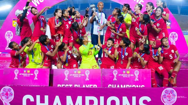 Timnas putri Indonesia saat melawan Timnas putri Singapura pada pertandingan semifinal Piala AFF Wanita 2024 di New Laos National Stadium, Senin (2/12/2024) WIB. Timnas Putri Indonesia menjadi juara Piala AFF 2024 Putri setelah menang atas Timnas Putri Kamboja dengan skor 3-1. TRIBUNNEWS/HO/PSSI