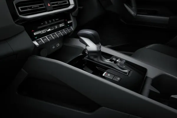 Mitsubishi Destinator - Ảnh 13.