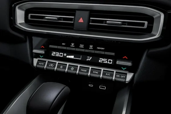 Mitsubishi Destinator - Ảnh 14.