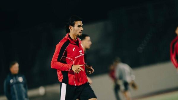PROFIL PEMAIN - Potret Nathan Tjoe A On saat sesi pemanasan bersama Timnas Indonesia (1/7/2025).
