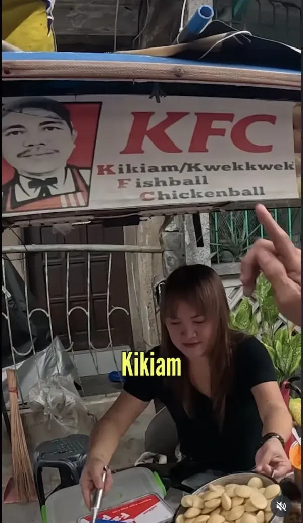 Kocak! Penjual 'KFC' Kaki Lima Ini Ternyata Bukan Jualan Ayam Goreng