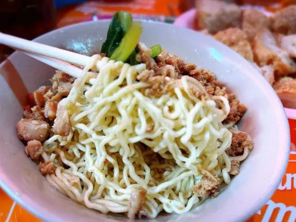 Aneka Bakmi Non Halal di Glodok yang Bertahan Sejak Dulu dan Legendaris Diburu Penggemar