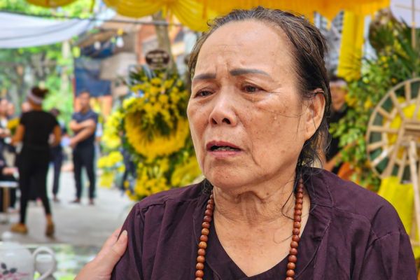 Vụ tàu du lịch bị lật ở Hạ Long: Người đầu bạc, tiễn người đầu xanh - Ảnh 2. hạ long - Ảnh 2.